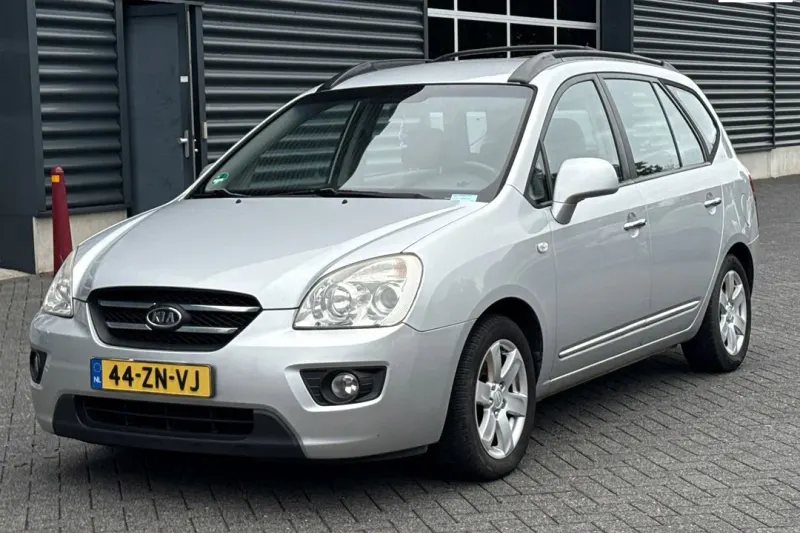 Kia Carens (2008)