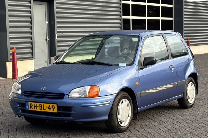 Toyota Starlet (1997)