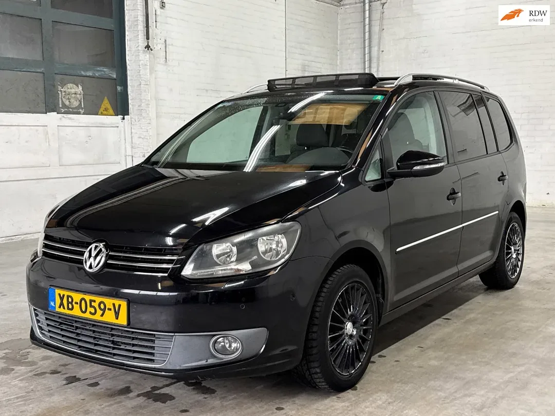 Volkswagen Touran (2011) — foto 1
