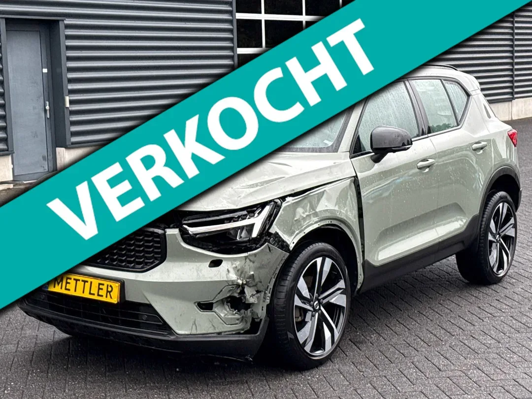 Volvo XC40 (2024) — foto 1