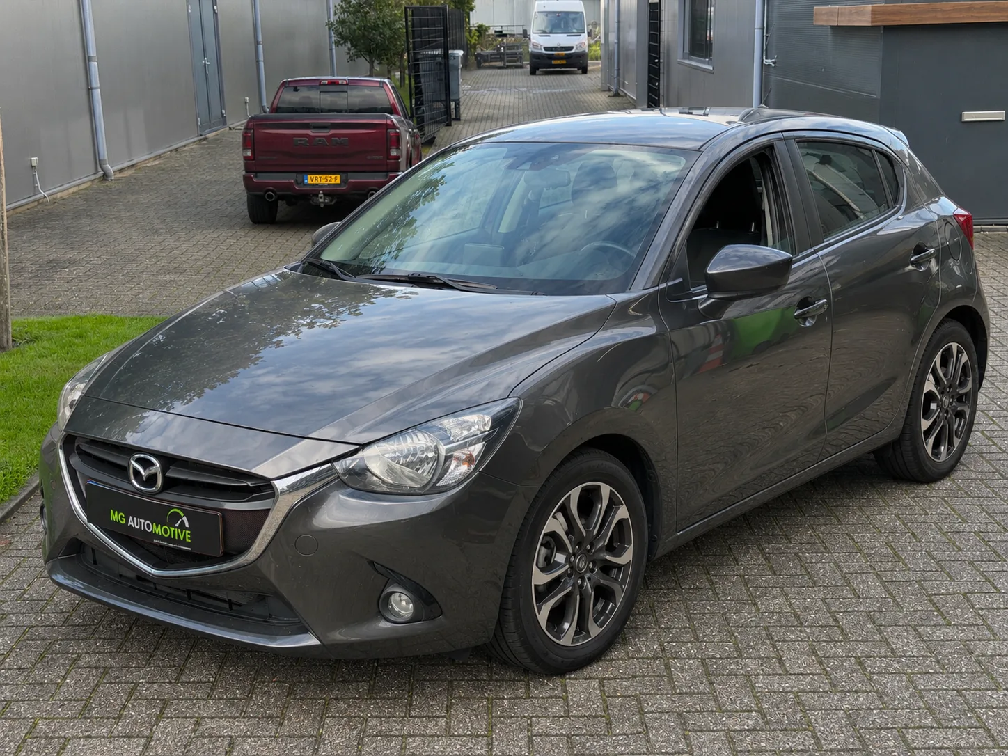 Mazda 2 (2017) — foto 1