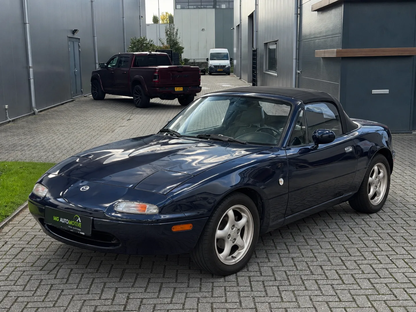 Mazda MX-5 (1997) — foto 1