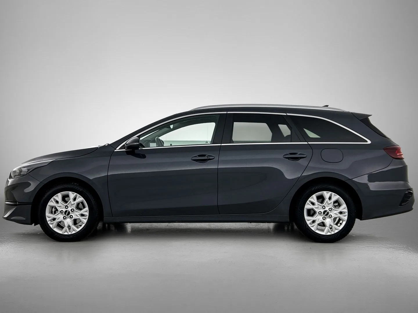 Kia Ceed (2023) — foto 1