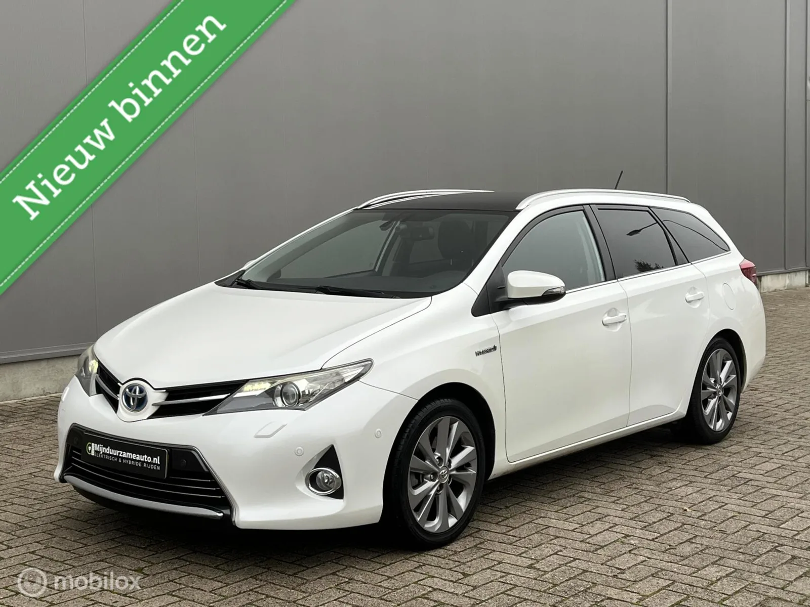 Toyota Auris (2013) — foto 1