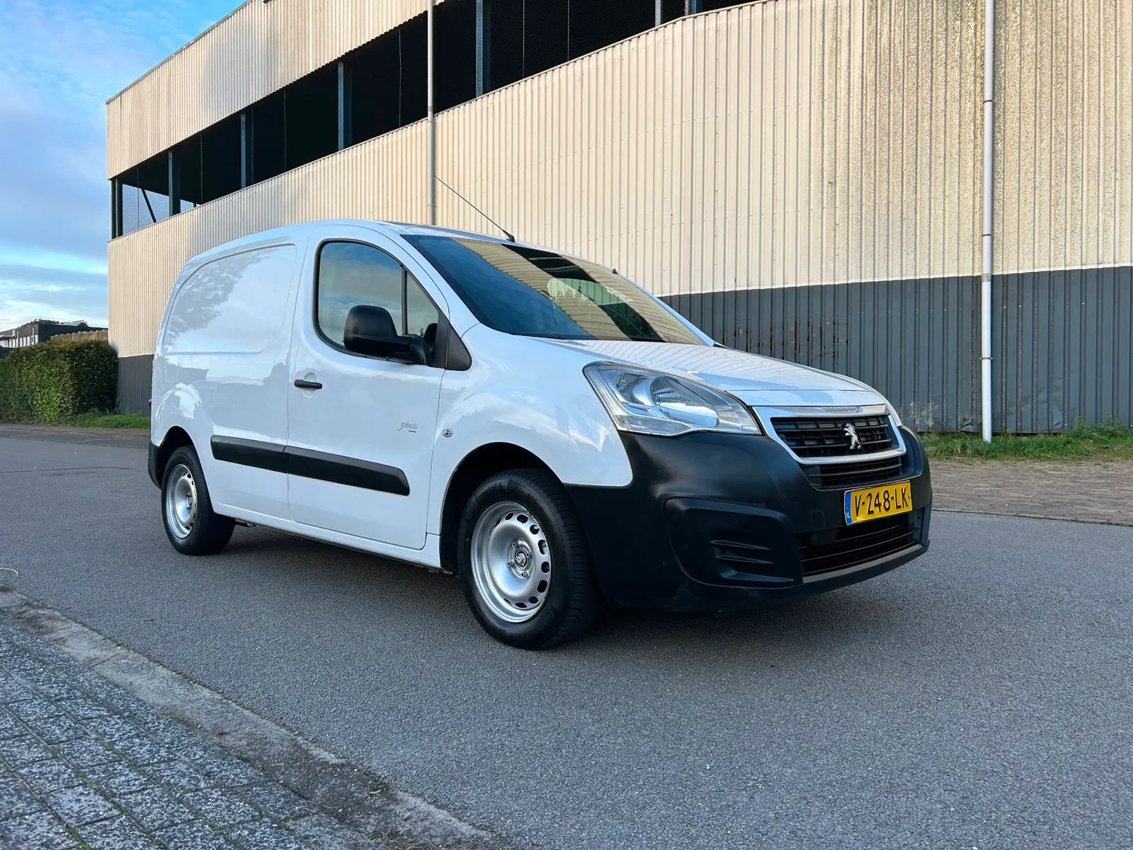 Peugeot Partner (2018) — foto 1