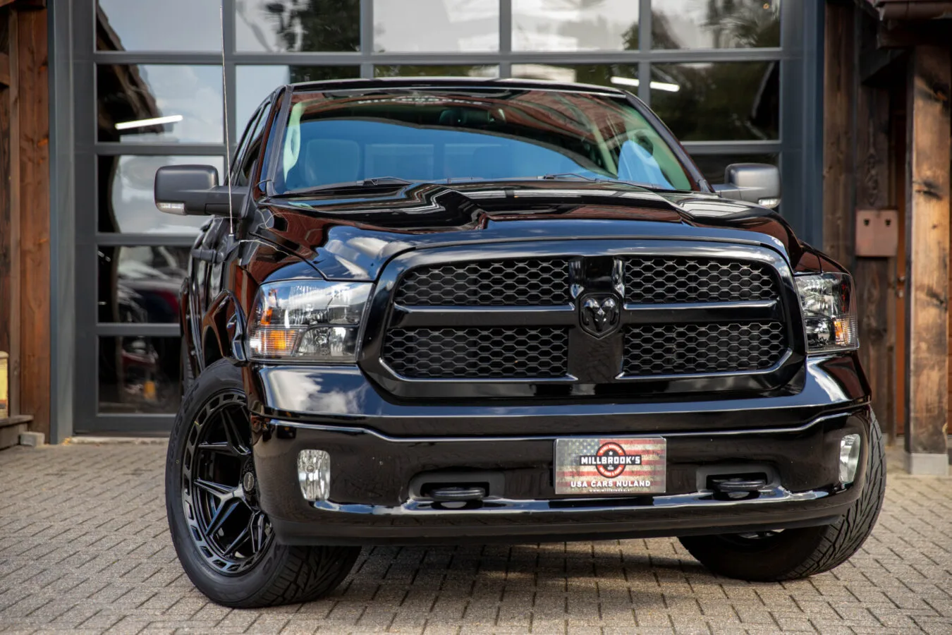 Dodge RAM (2023) — foto 1
