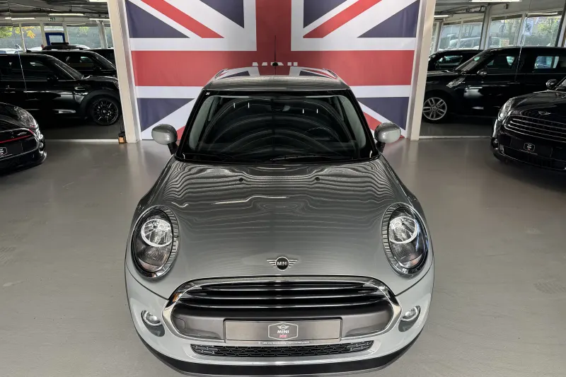 MINI One (2021)