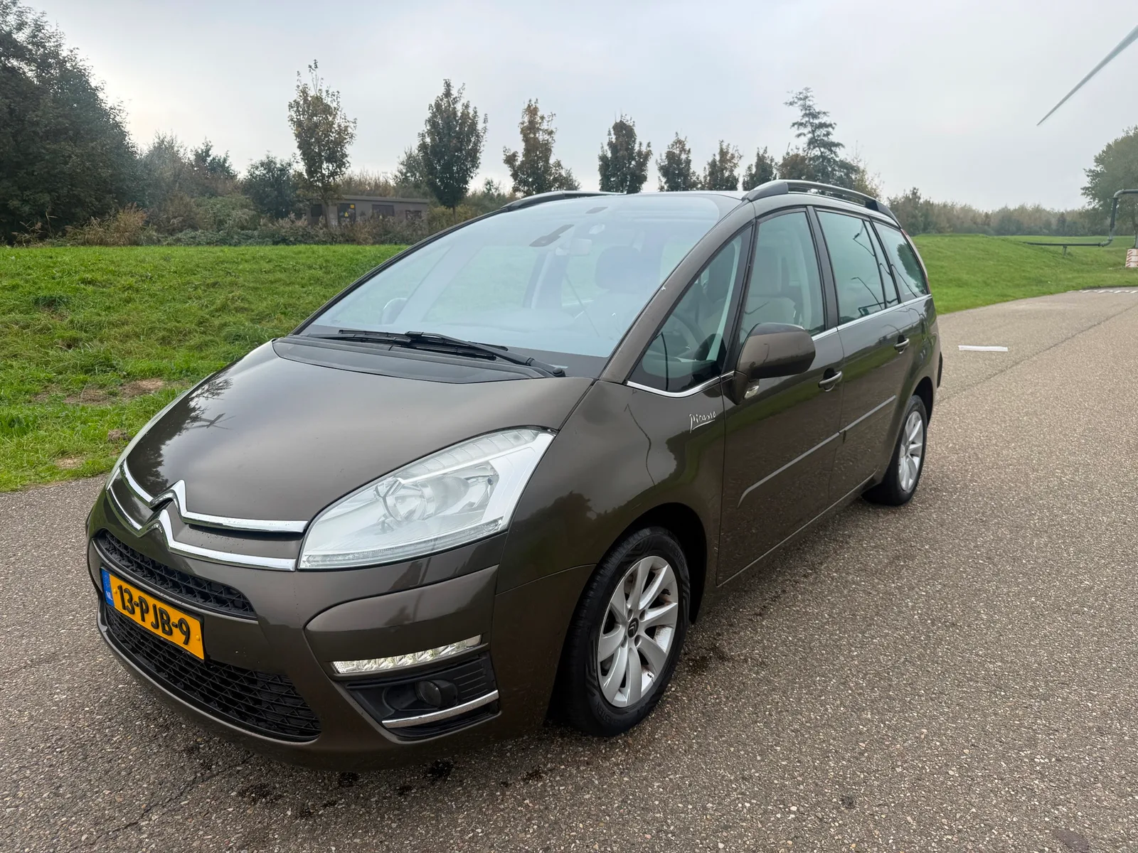 Citroën Grand C4 Picasso (2011) — foto 1