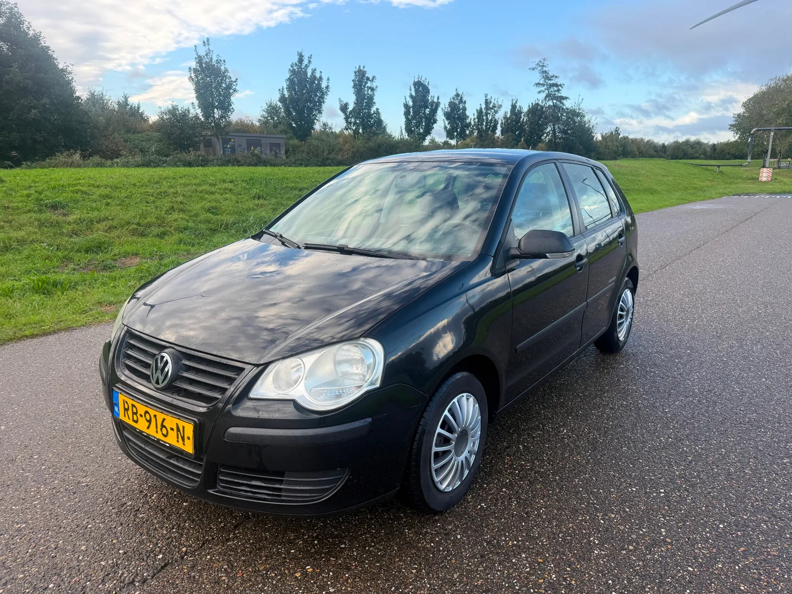 Volkswagen Polo (2008) — foto 1