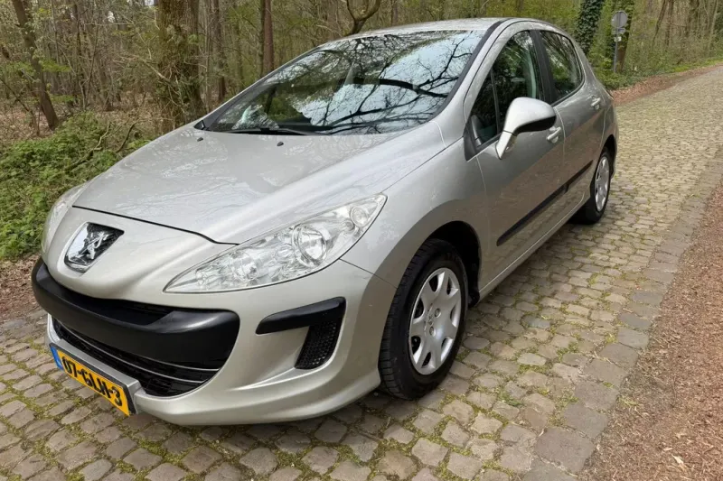 Peugeot 308 (2008)