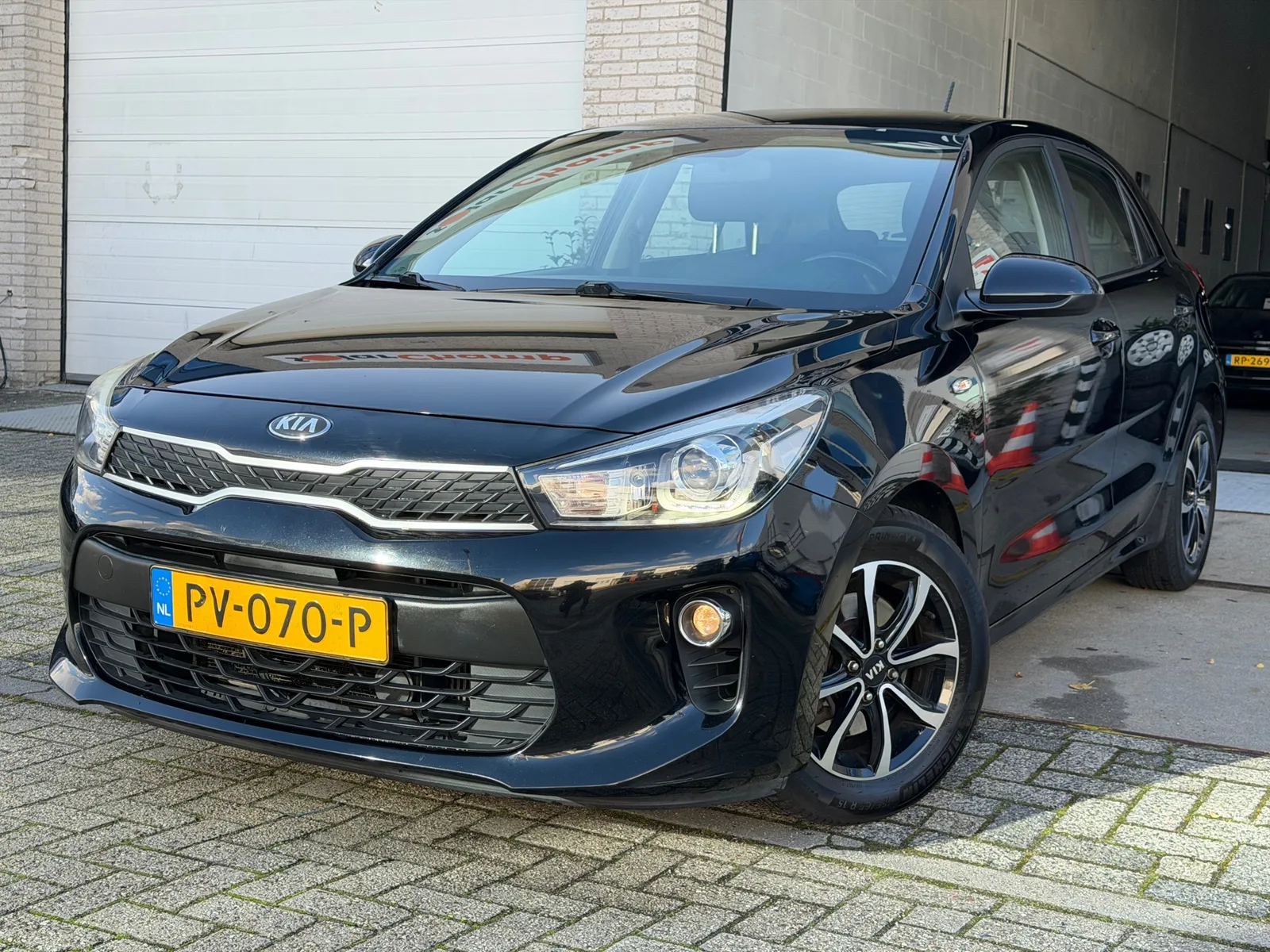 Kia Rio (2017) — foto 1