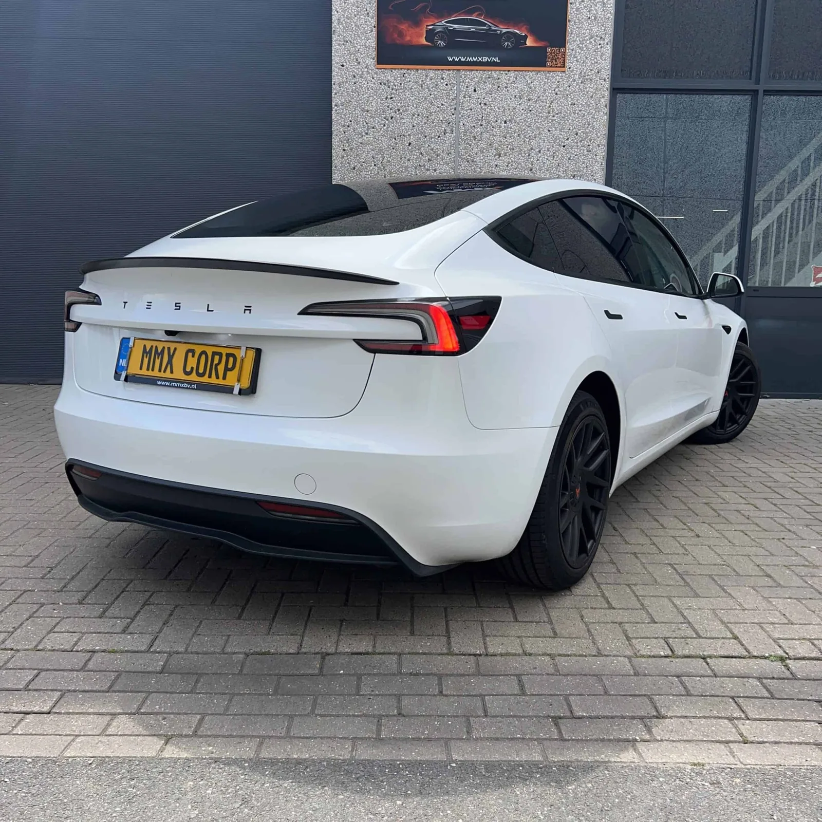 Tesla Model 3 (2024) — foto 1