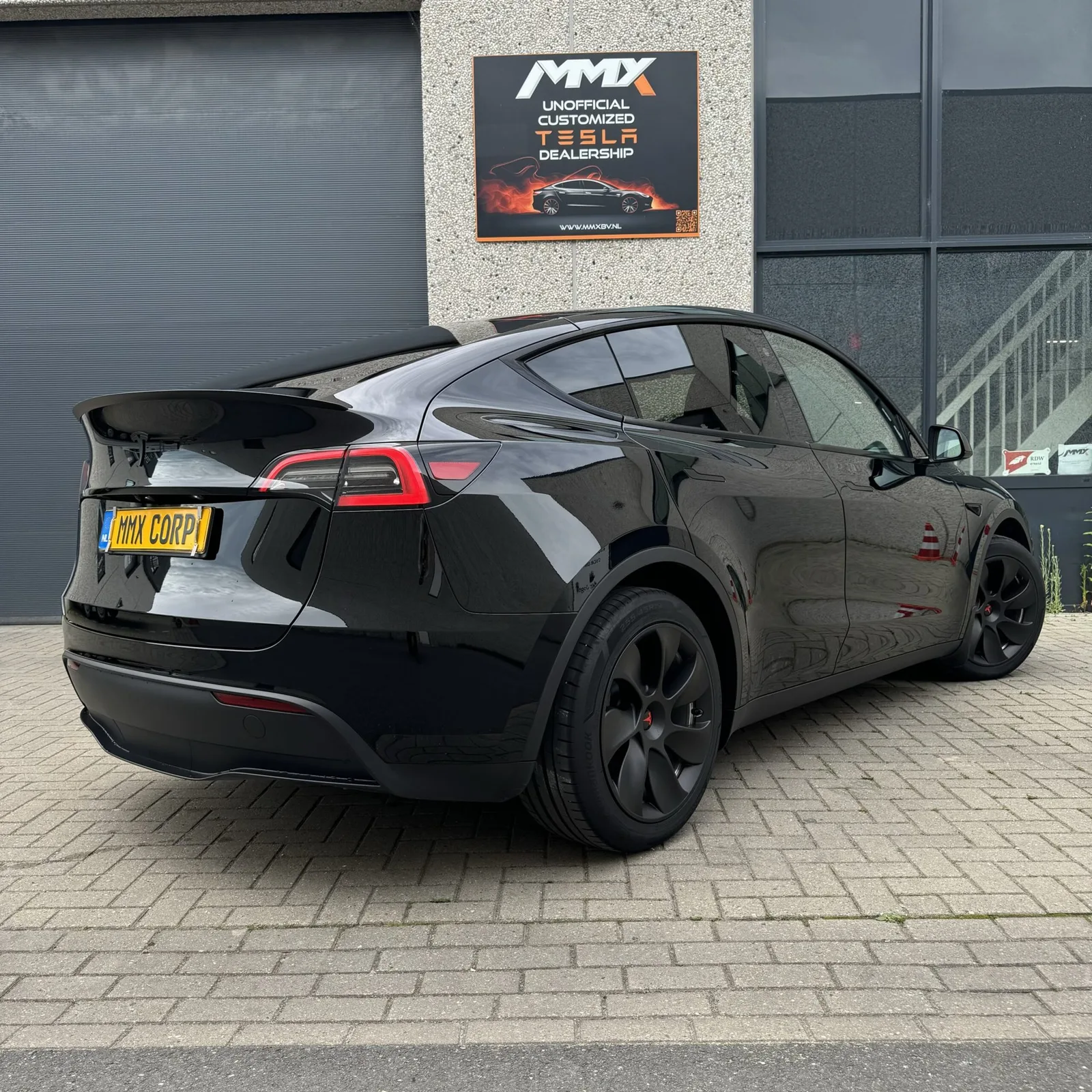 Tesla Model Y (2024) — foto 1