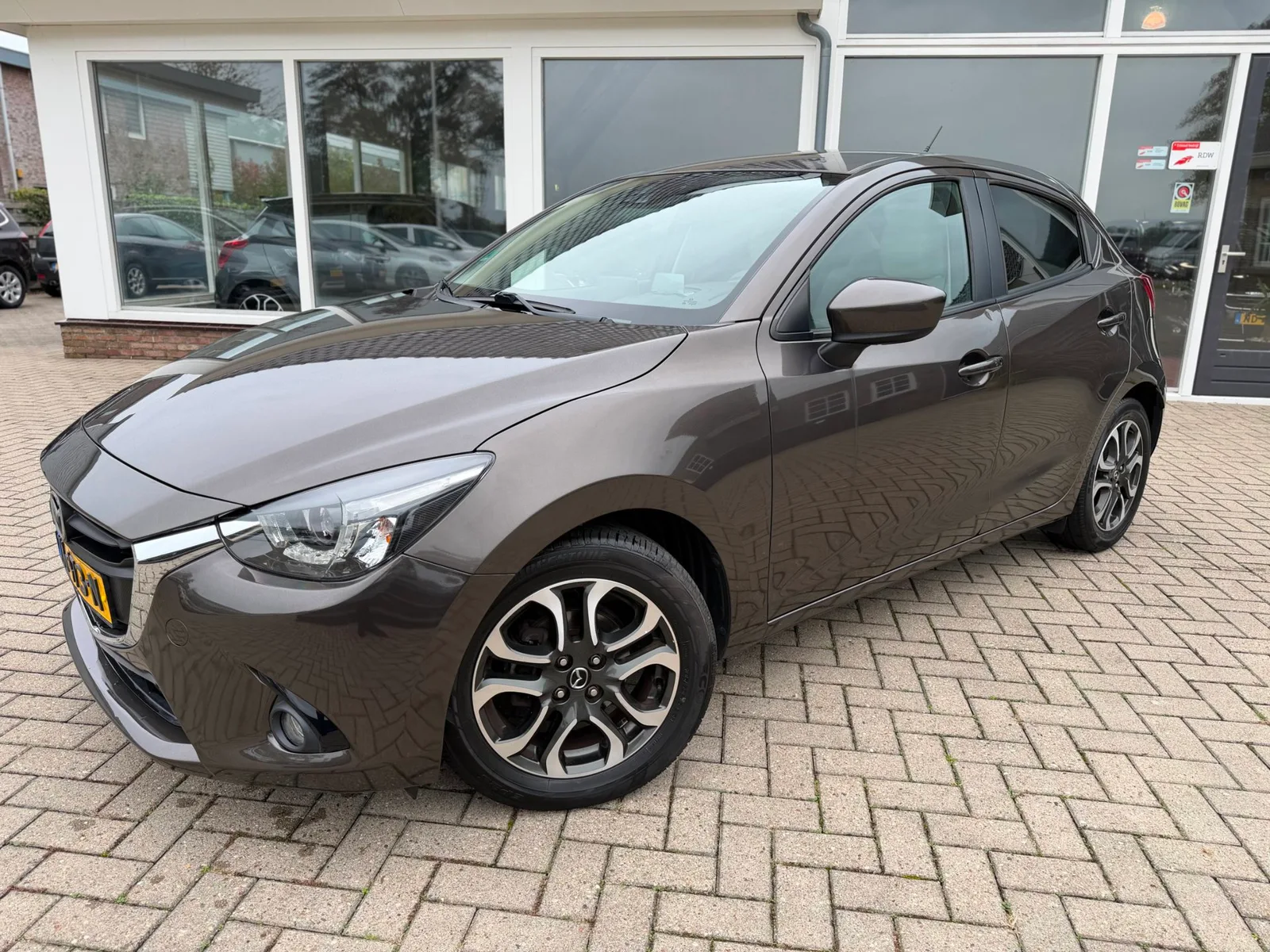 Mazda 2 (2016) — foto 1