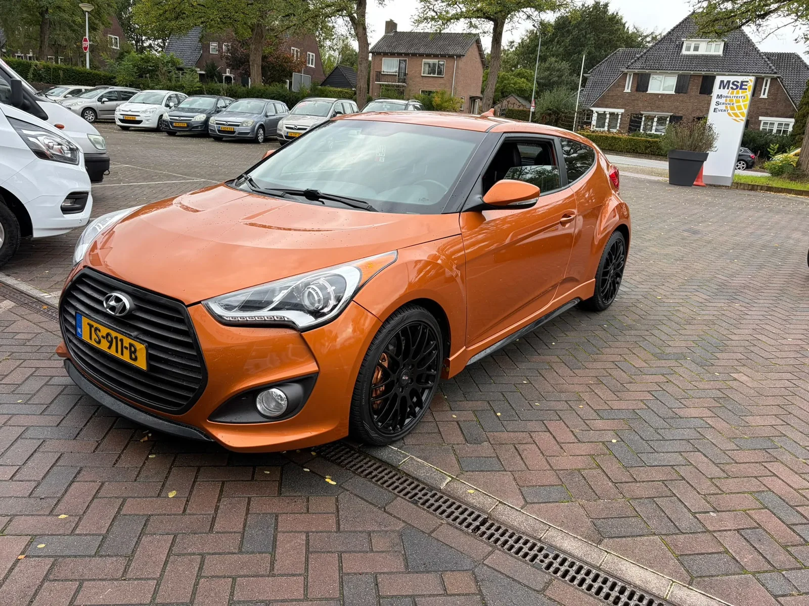 Hyundai Veloster (2016) — foto 1