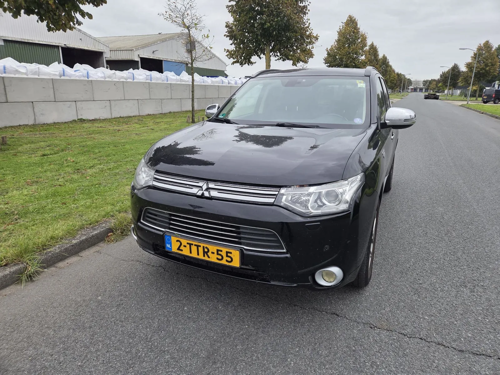 Mitsubishi Outlander (2014) — foto 1
