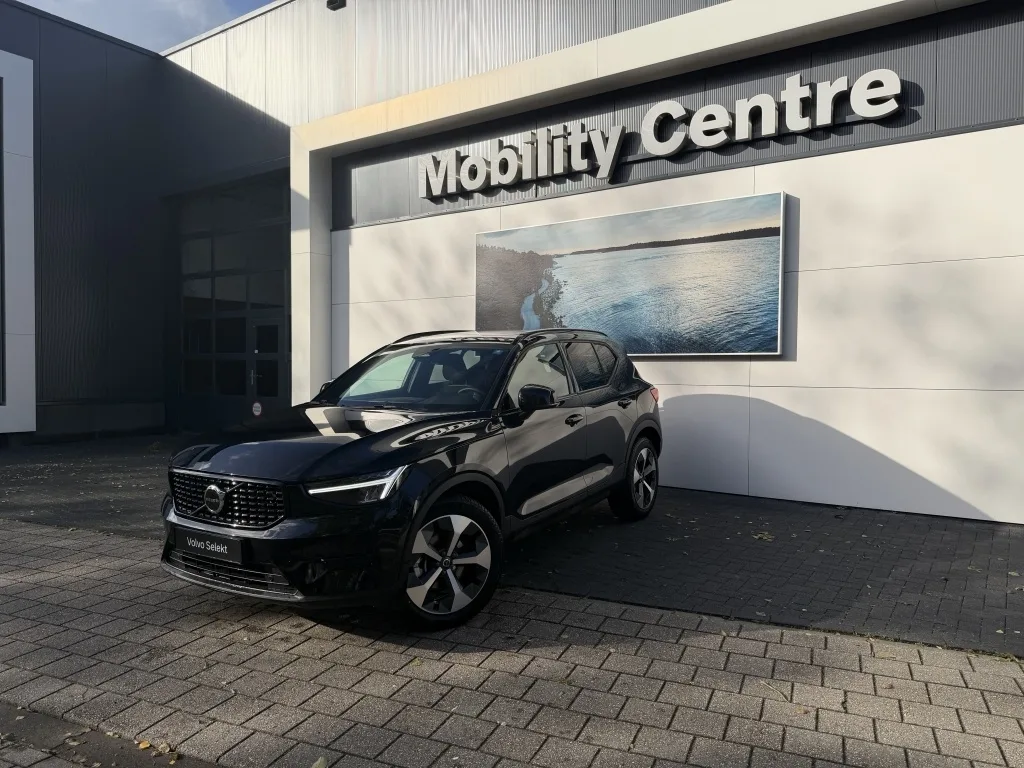 Volvo XC40 (2026) — foto 1