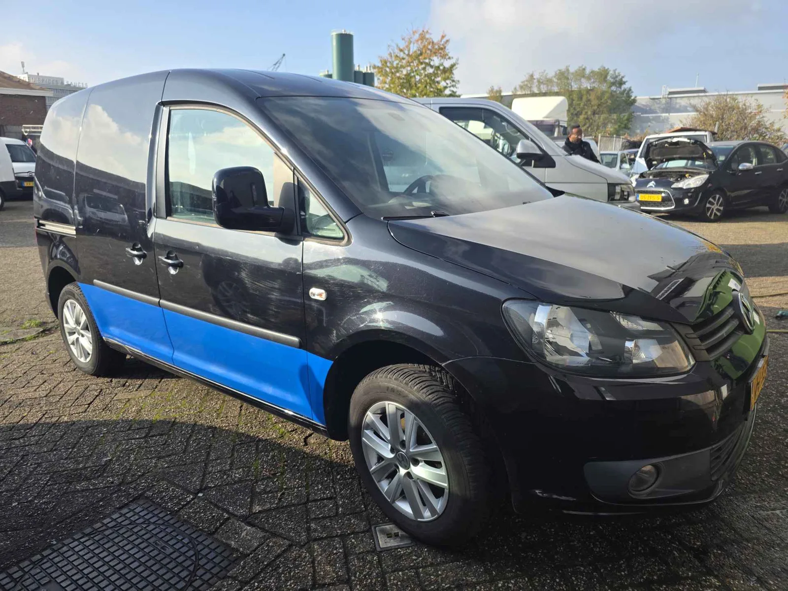 Volkswagen Caddy (2014) — foto 1