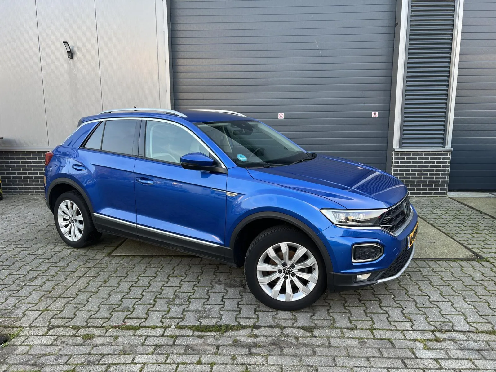 Volkswagen T-Roc (2021) — foto 1