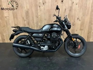 Moto Guzzi V 7 Stone (2024) — foto 1
