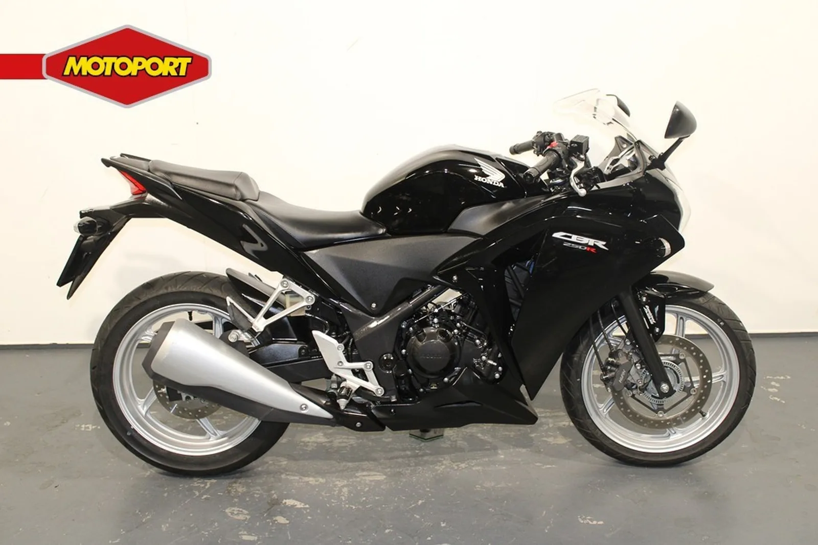 Honda CBR 250 R (2011) — foto 1