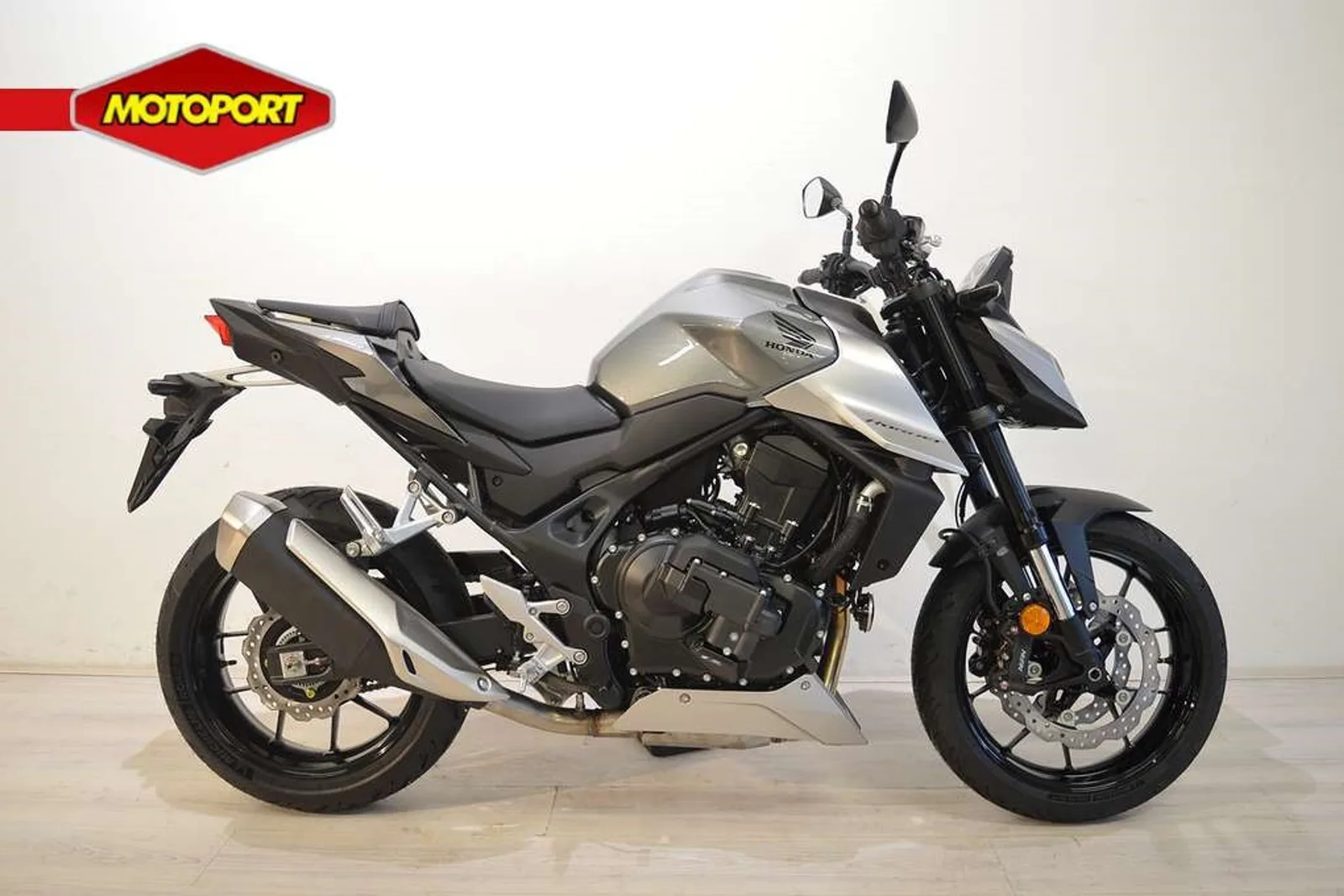 Honda CB 750 Hornet (2027) — foto 1