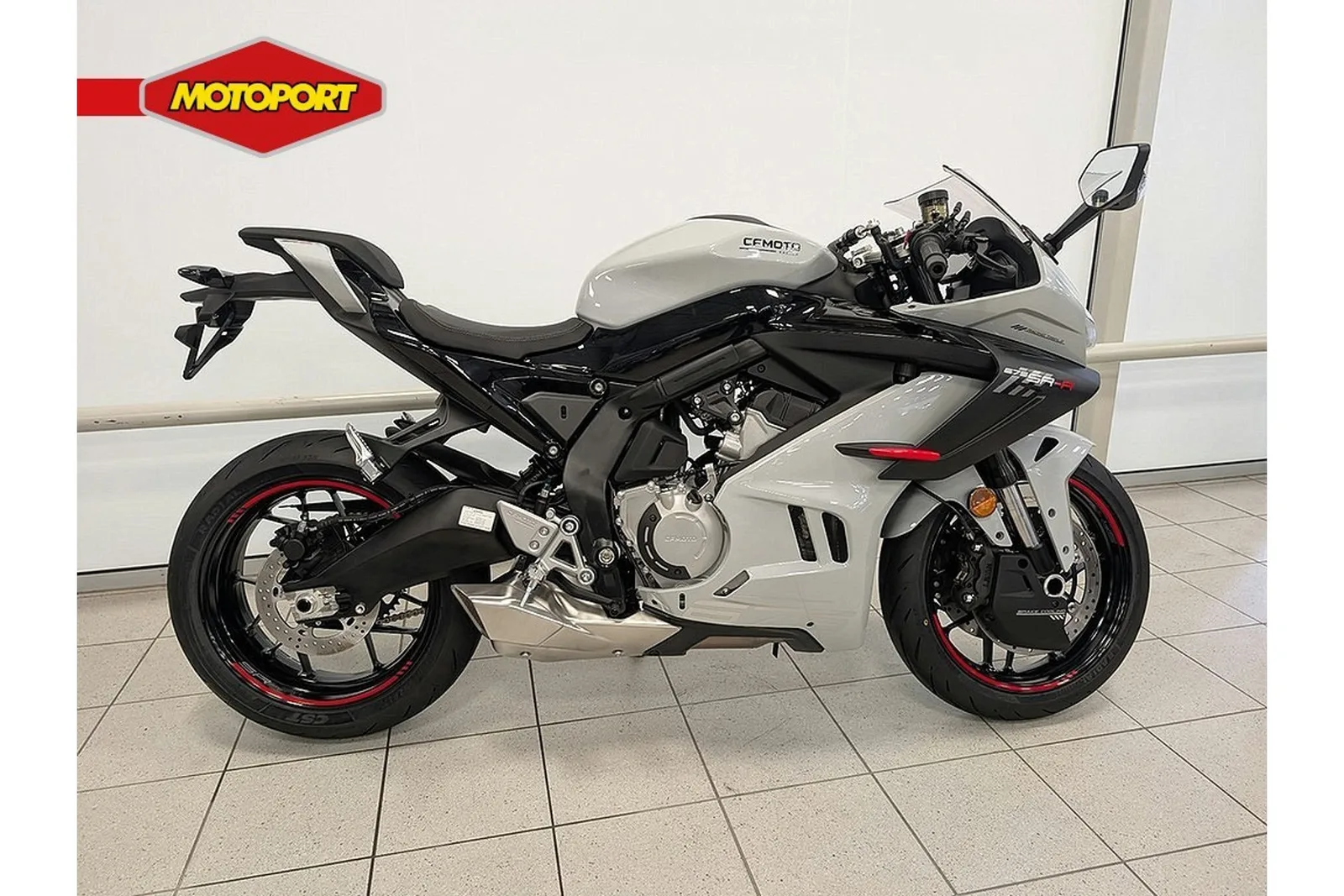 CFMoto 675 SR-R (2026) — foto 1
