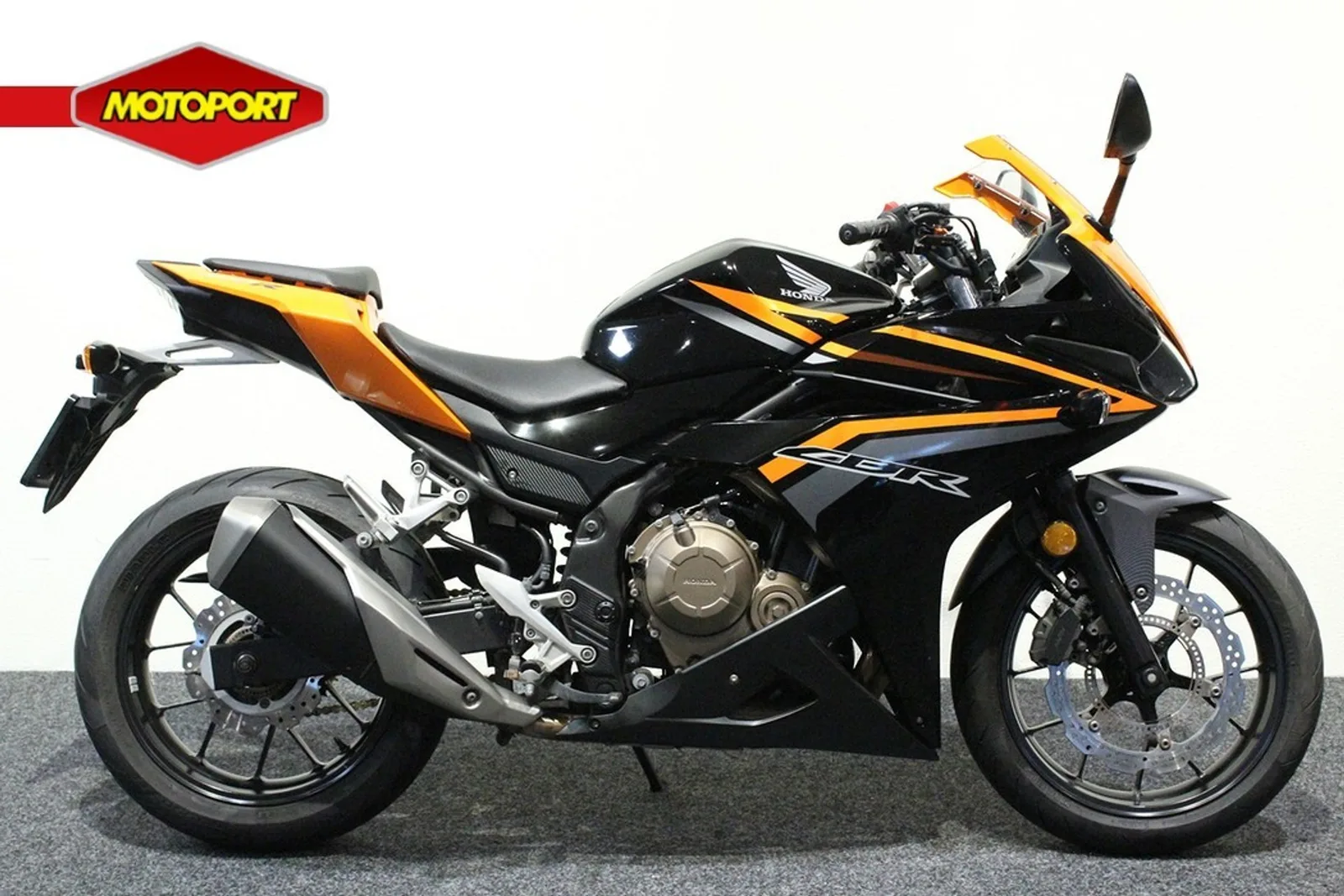 Honda CBR 500 R (2017) — foto 1