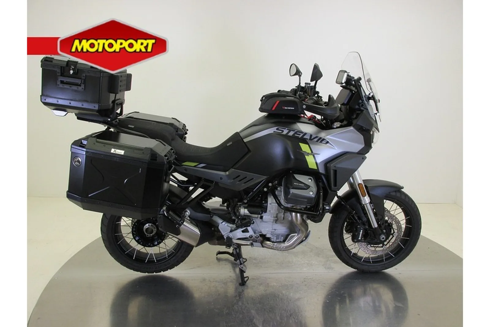 Moto Guzzi Stelvio (2024) — foto 1
