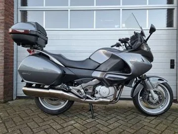 Honda NT 700 V Deauville (2010) — foto 1