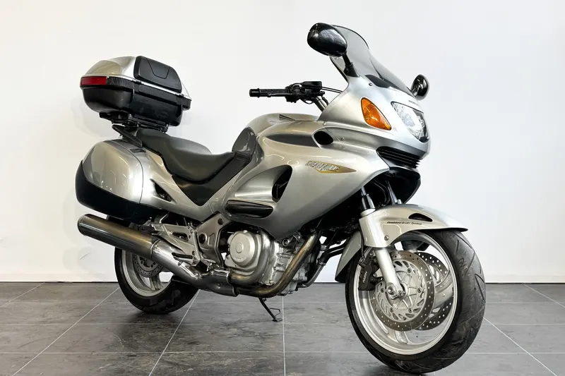 Honda NT 650 V Deauville (2005)