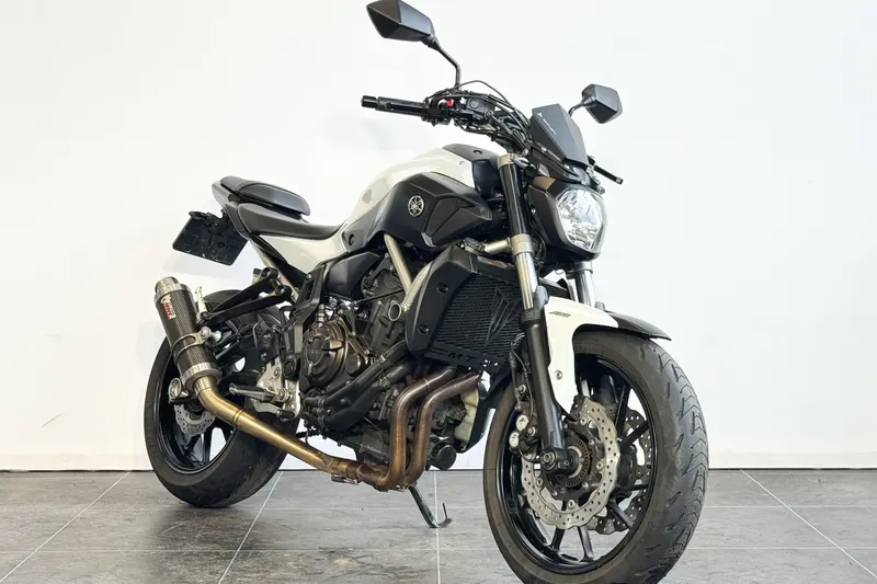 Yamaha MT-07 (2015)