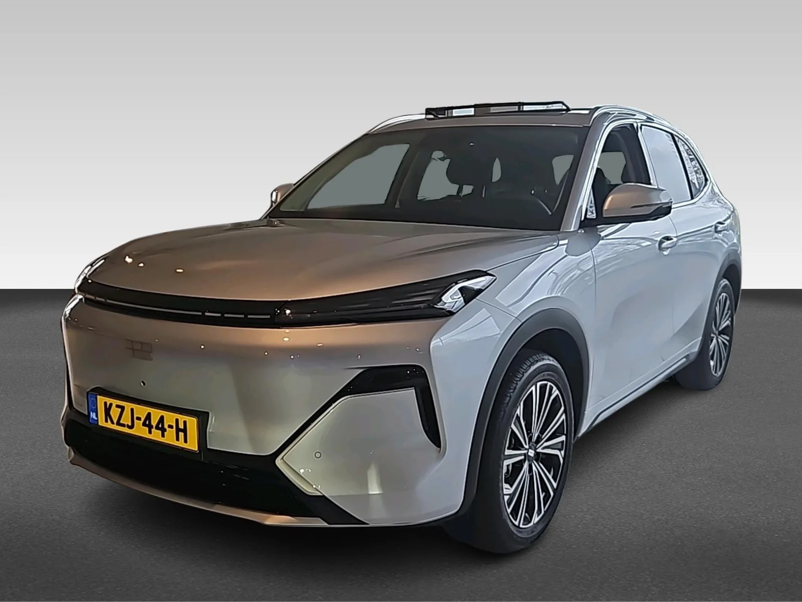 Geely Starray EM-i (2026) — foto 1