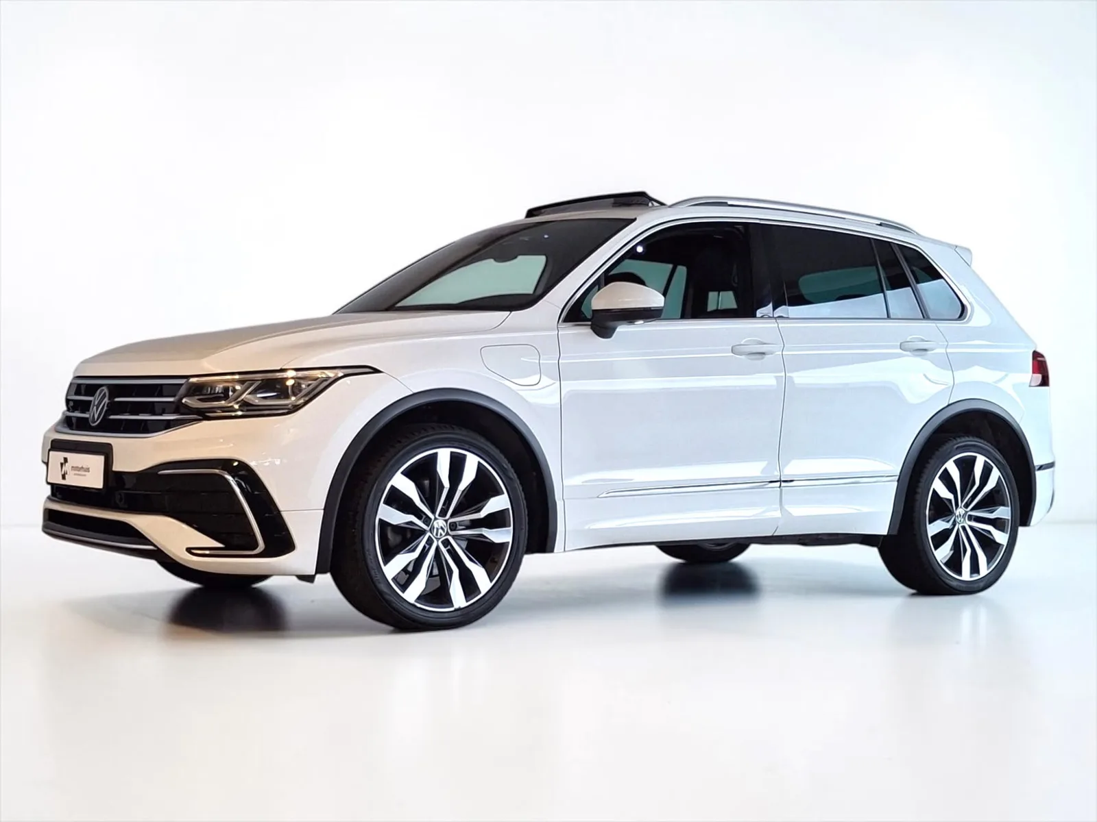 Volkswagen Tiguan (2024) — foto 1