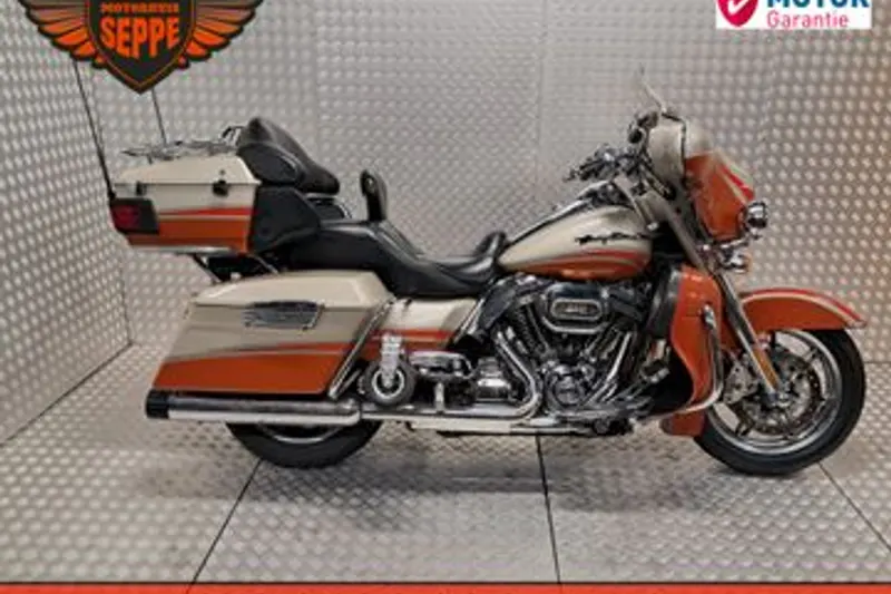 Harley-Davidson CVO Ultra Classic Electra Glide (2012)