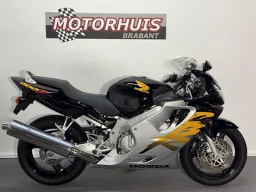 Honda CBR 600 F (1999) — foto 1