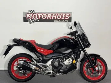 Honda NC 750 S (2017) — foto 1