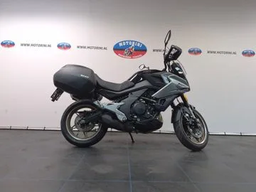 CFMoto 700 MT (2025) — foto 1
