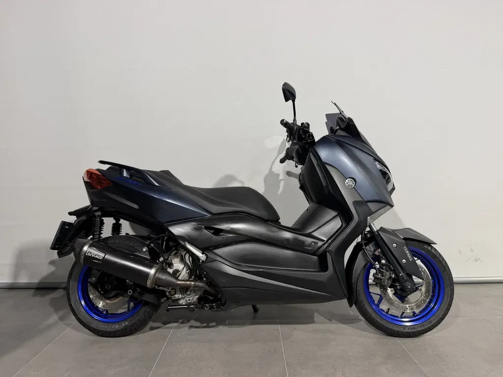 Yamaha XMAX 300 (2022) — foto 1