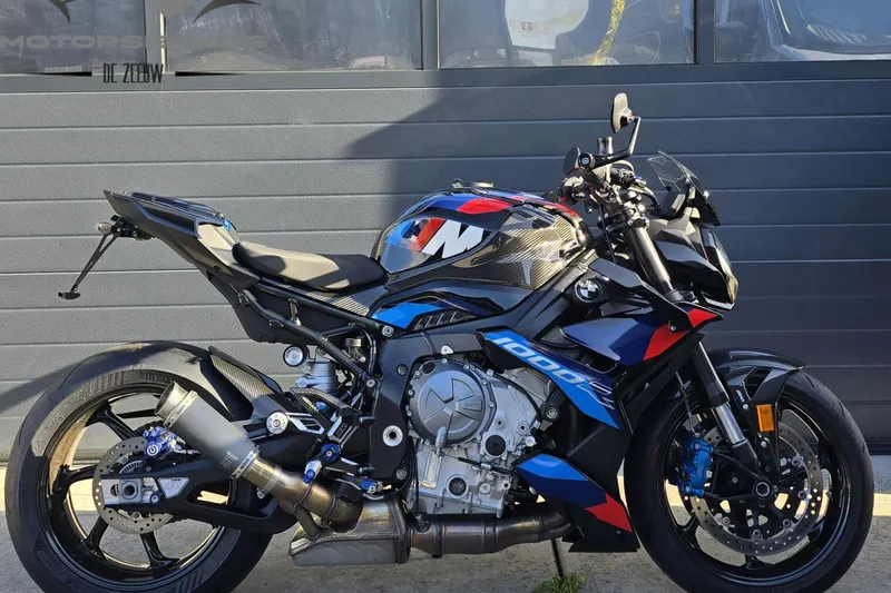 BMW M 1000 R (2023)