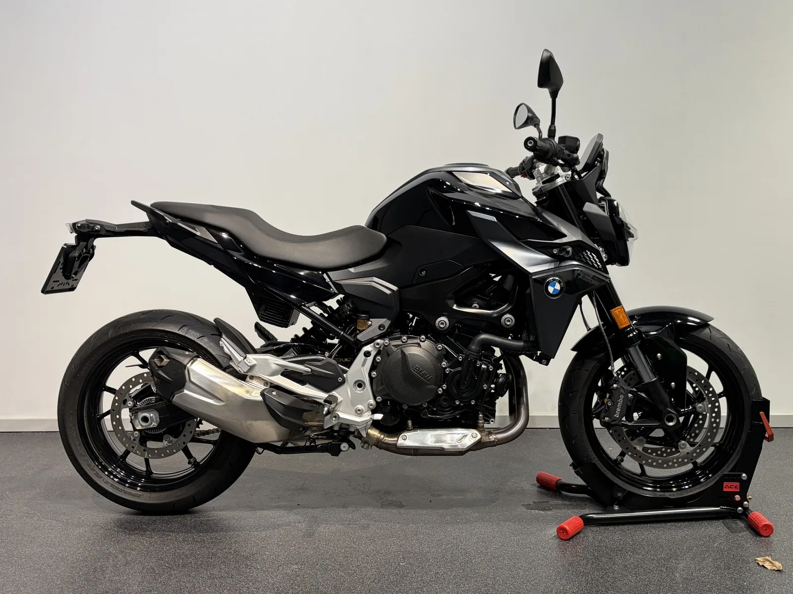 BMW F 900 R (2024) — foto 1