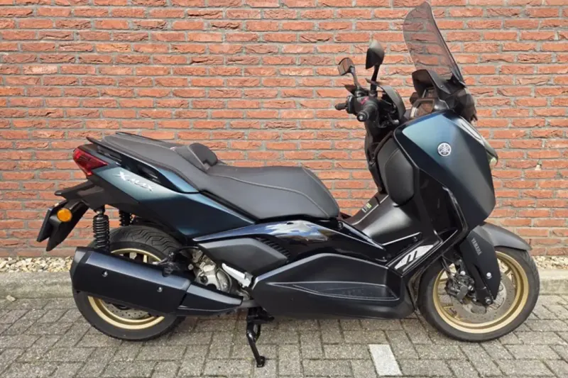 Yamaha XMAX 300 (2023)