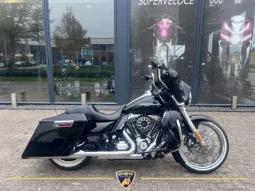 Harley-Davidson Street Glide (2013) — foto 1