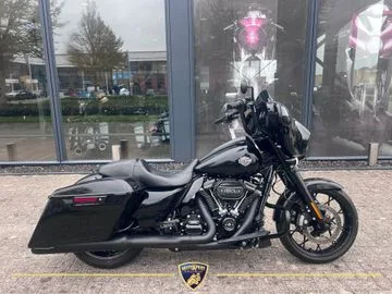 Harley-Davidson Street Glide (2022) — foto 1