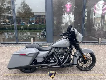 Harley-Davidson Street Glide (2023) — foto 1