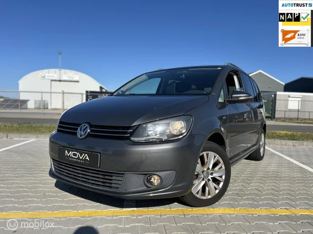 Volkswagen Touran (2013) — foto 1