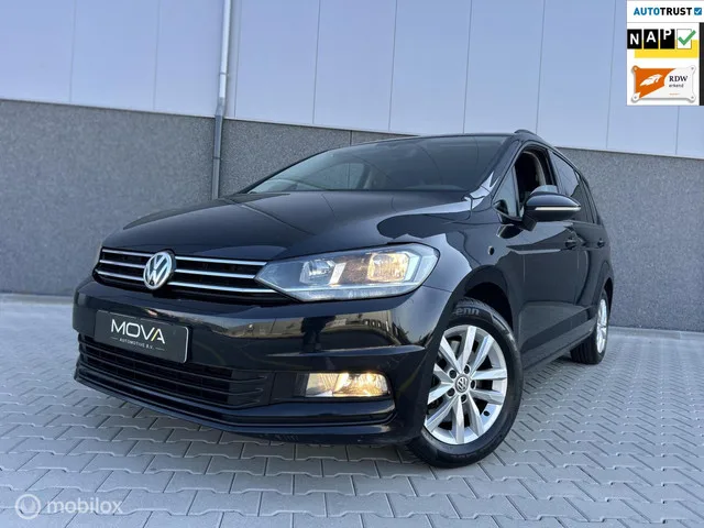 Volkswagen Touran (2016) — foto 1