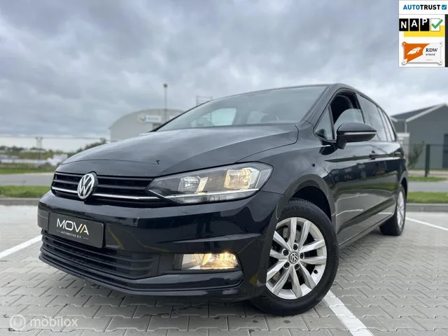 Volkswagen Touran (2015) — foto 1