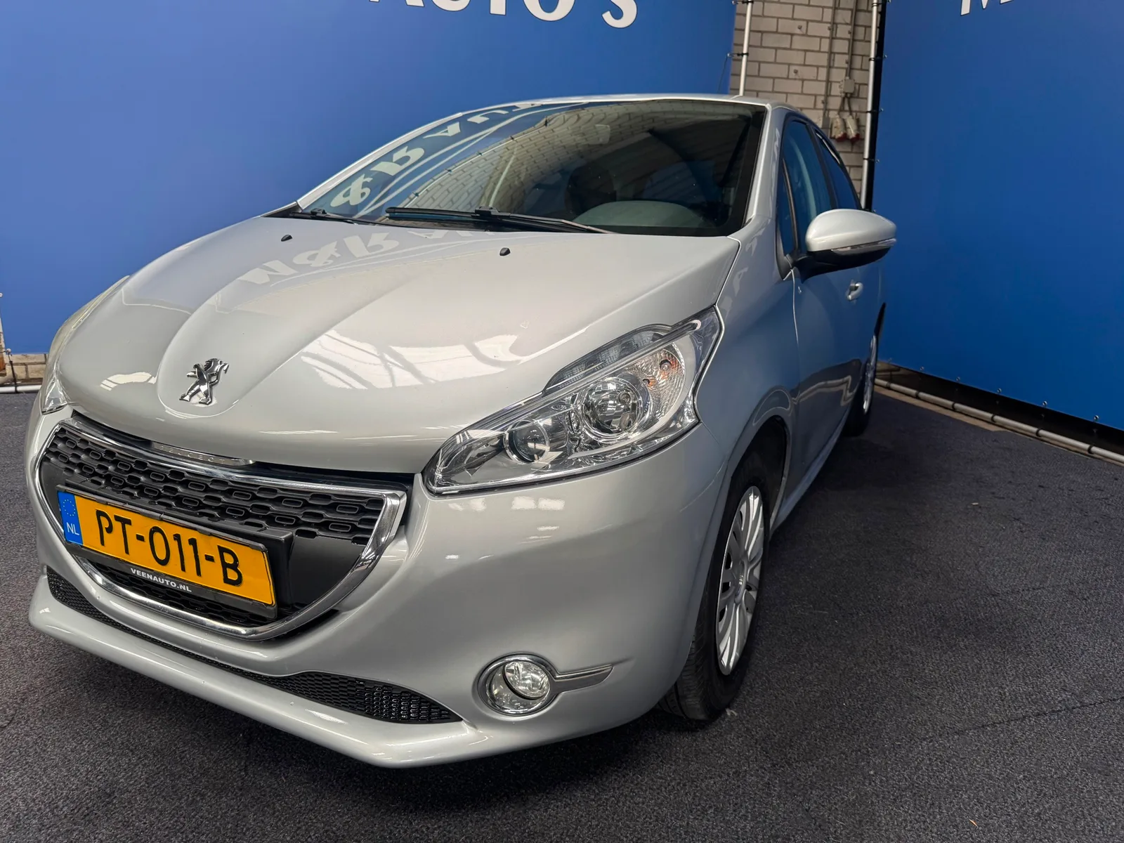 Peugeot 208 (2012) — foto 1