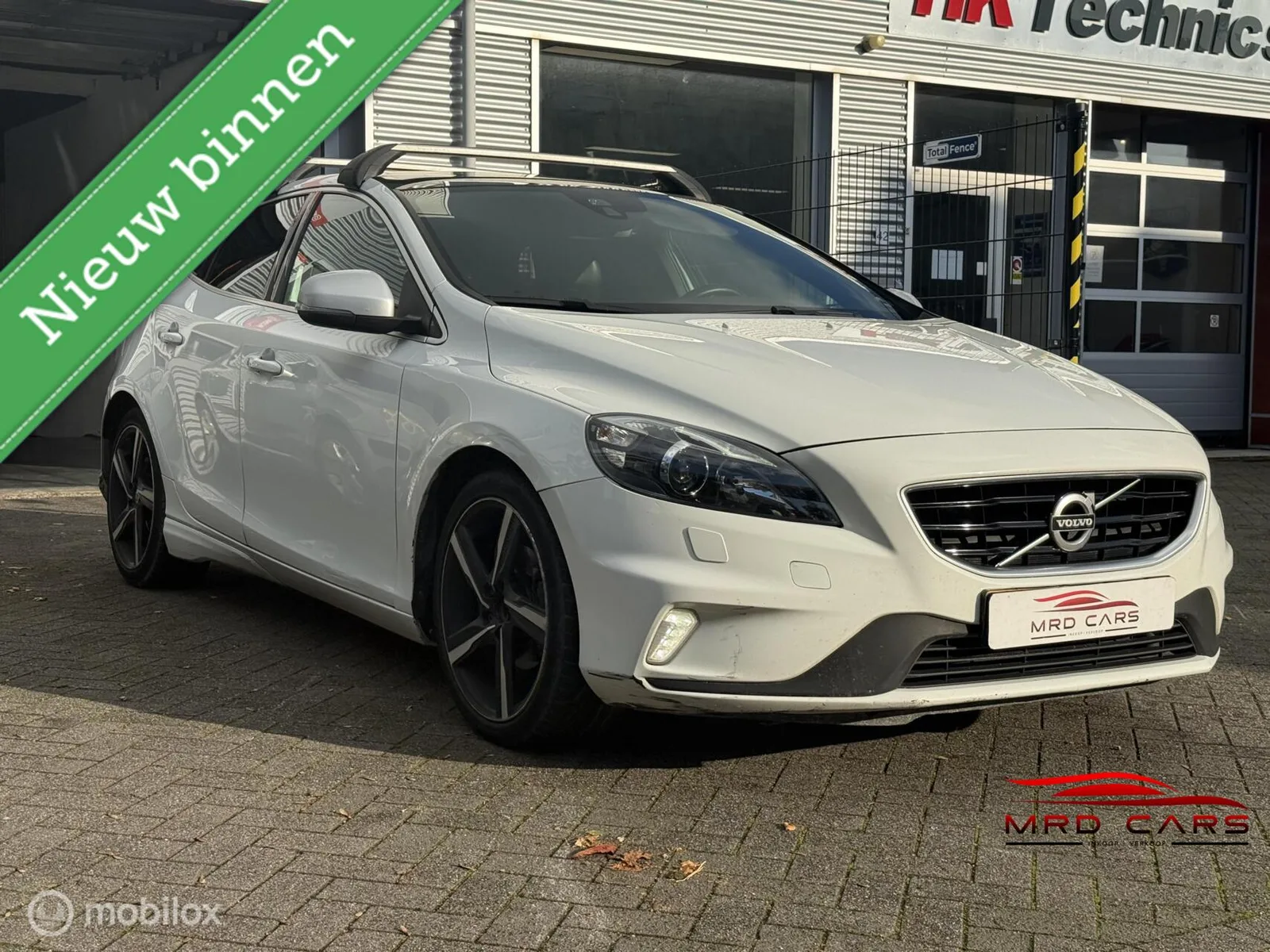 Volvo V40 (2015) — foto 1
